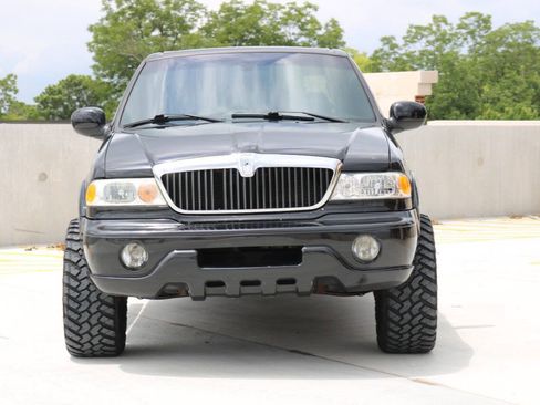 Used 2002 Lincoln Blackwood RWD image 17