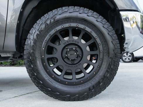 Used 2016 Toyota Tundra SR5 image 11