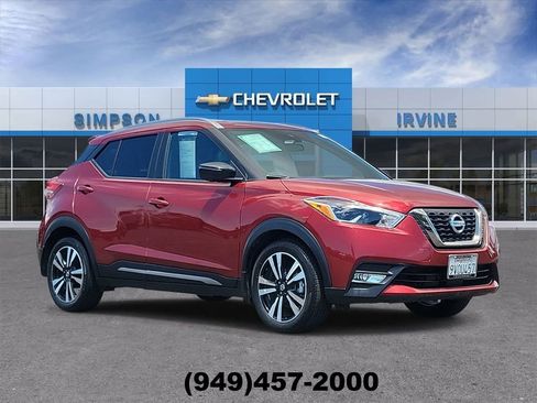 Used 2020 Nissan Kicks SR w/ SR Premium Package FWD image 1