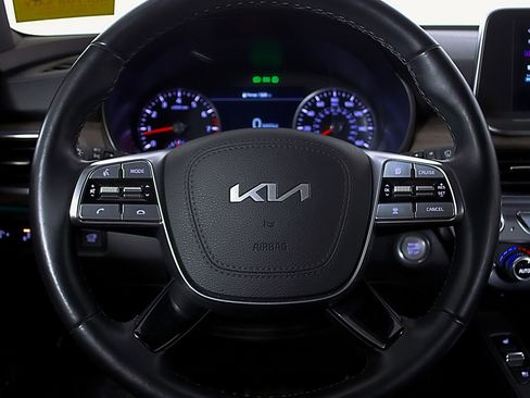 Used 2022 Kia Telluride SX w/ SX Prestige Package image 25