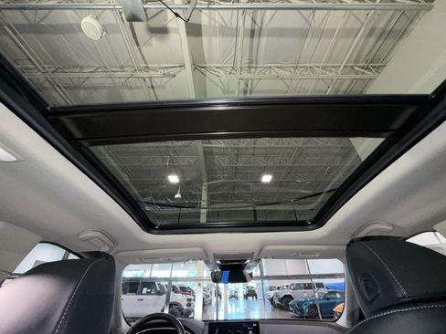 Used 2023 Acura MDX SH-AWD w/ Technology Package image 30