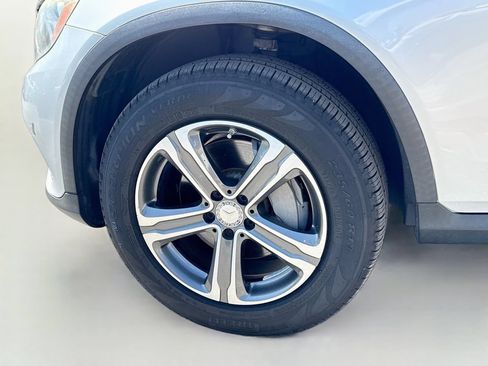 Used 2017 Mercedes-Benz GLC 300 image 40