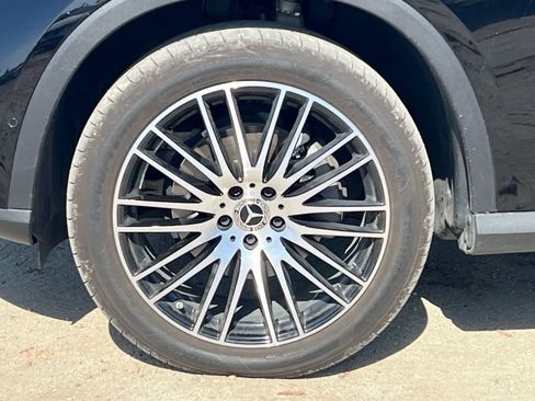 Used 2025 Mercedes-Benz GLC 300 image 12
