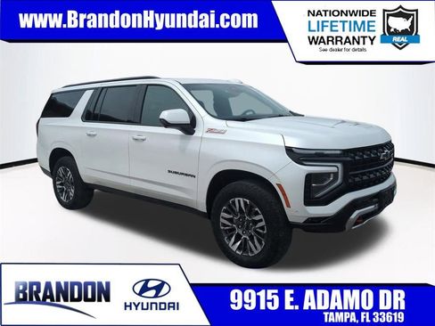 Used 2025 Chevrolet Suburban Z71 image 1