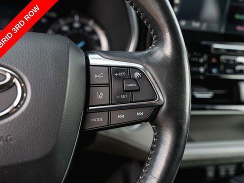 Certified 2021 Toyota Highlander Platinum AWD/4WD image 17