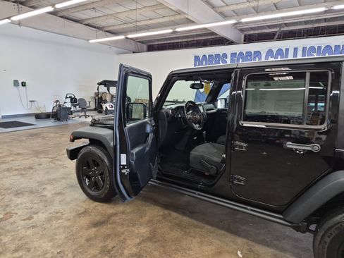 Used 2016 Jeep Wrangler Unlimited Sport AWD/4WD image 9