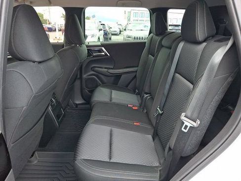 Used 2022 Mitsubishi Outlander ES FWD image 13