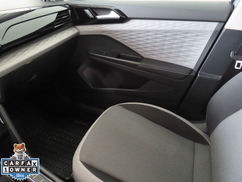 Certified 2024 Volkswagen Taos S w/ MDO Package image 20