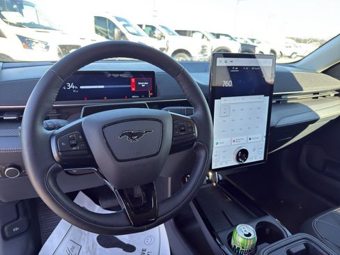 Used 2025 Ford Mustang Mach-E Select w/ Comfort Package Lite image 9