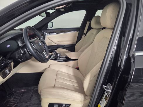 Used 2023 BMW 530i w/ Convenience Package RWD image 8