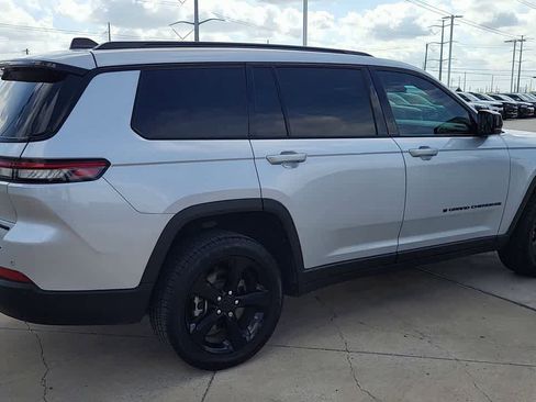 Certified 2024 Jeep Grand Cherokee L Limited w/ Black Appearance Package AWD/4WD image 8