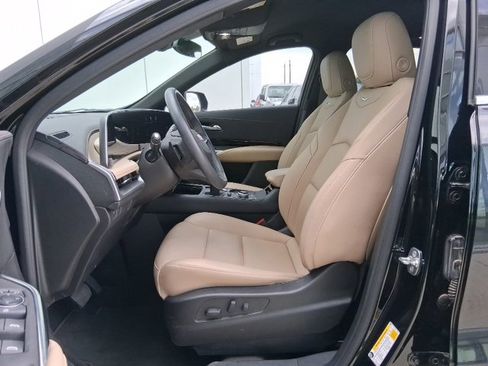 Used 2024 Cadillac XT4 Luxury w/ LPO, Floor Liner Package image 15