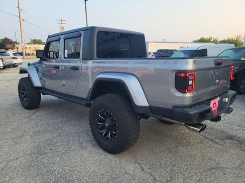 Used 2020 Jeep Gladiator Overland AWD/4WD image 13