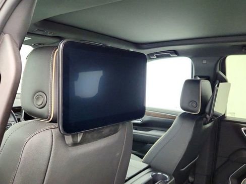 Used 2023 Chevrolet Tahoe Premier w/ Advanced Technology Package image 22