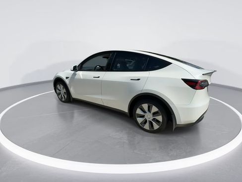 Used 2024 Tesla Model Y Long Range AWD/4WD image 6
