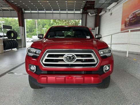 Used 2023 Toyota Tacoma Limited image 32