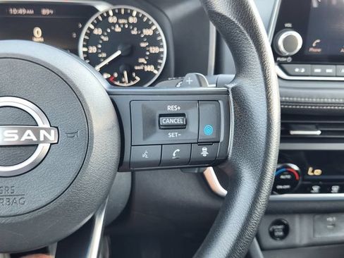 Used 2024 Nissan Rogue SV FWD image 30