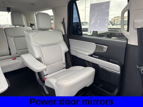 Used 2025 Ford Expedition Platinum AWD/4WD image 15