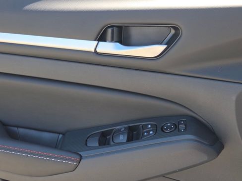 New 2026 Nissan Altima 2.5 SR FWD image 26