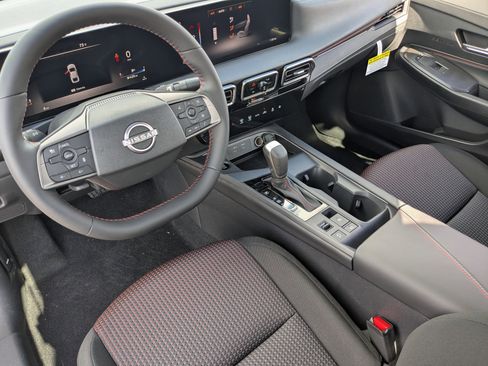 New 2027 Nissan Sentra SR w/ Floor Mat Package FWD image 10