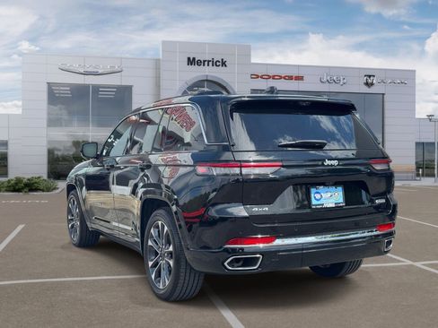 Used 2025 Jeep Grand Cherokee Overland w/ Luxury Tech Group IV AWD/4WD image 8
