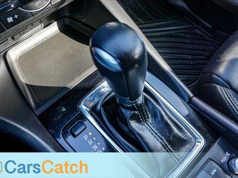 Used 2018 MAZDA MAZDA3 Touring FWD image 36