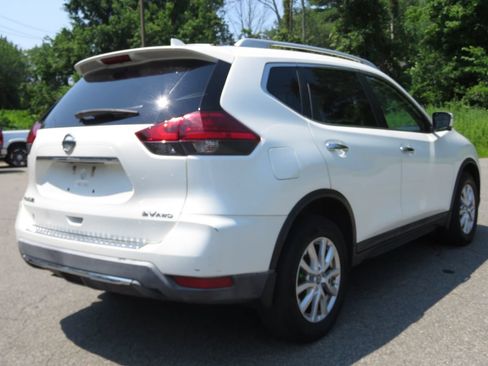 Used 2017 Nissan Rogue SV w/ SV Premium Package AWD/4WD image 5
