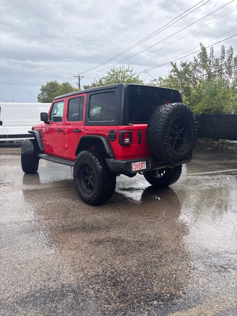 Used 2019 Jeep Wrangler Unlimited Sahara AWD/4WD image 3