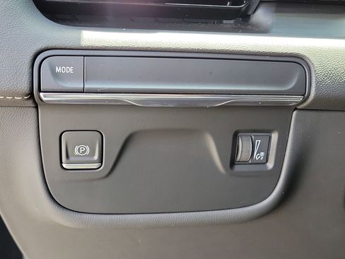 Used 2023 Cadillac Escalade Luxury image 28