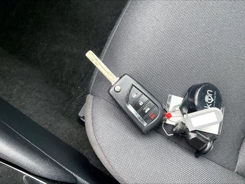 Used 2024 Toyota Corolla LE image 14