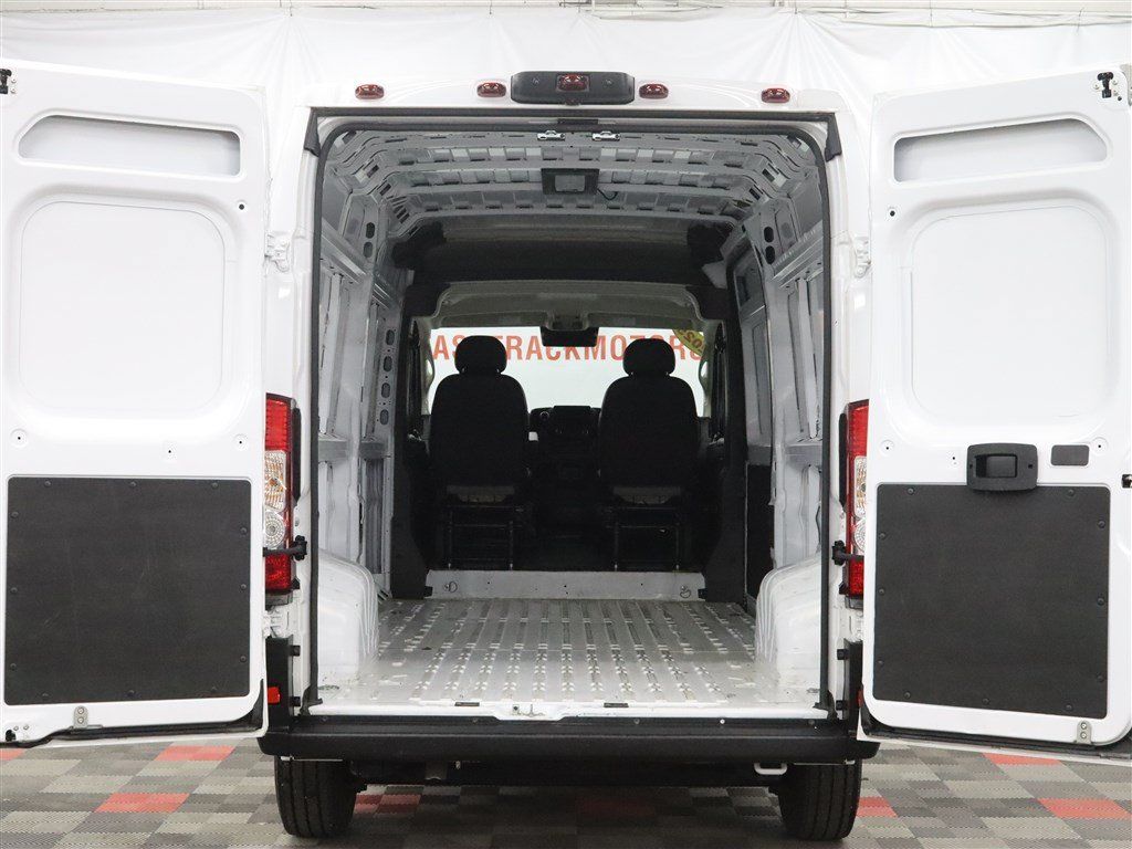 Used 2025 RAM ProMaster 2500 w/ Convenience Group FWD image 8