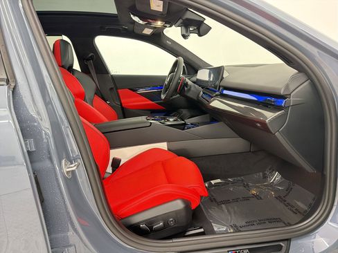 Certified 2026 BMW M5 w/ Executive Package image 26