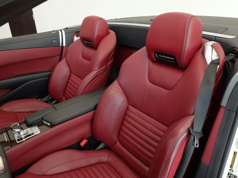 Used 2018 Mercedes-Benz SL 550 image 31