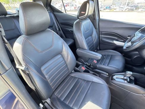 Used 2019 Nissan Kicks SR w/ SR Premium Package FWD image 29