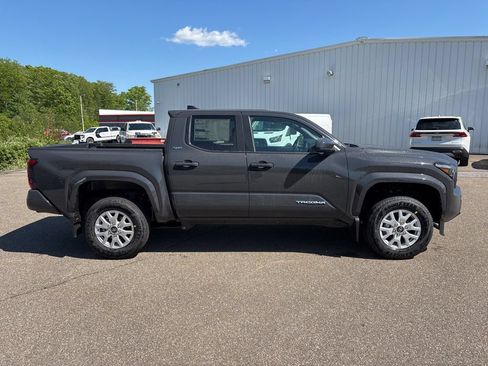 Certified 2026 Toyota Tacoma SR5 AWD/4WD image 8