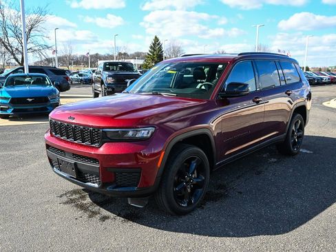 Used 2023 Jeep Grand Cherokee L Laredo image 9