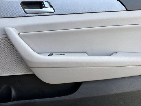 Used 2015 Hyundai Sonata SE w/ Option Group 02 image 22