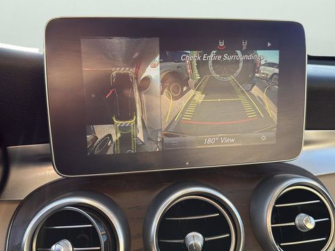 Used 2018 Mercedes-Benz GLC 300 4MATIC image 19