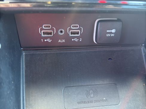 Used 2023 Jeep Grand Cherokee L Laredo image 17