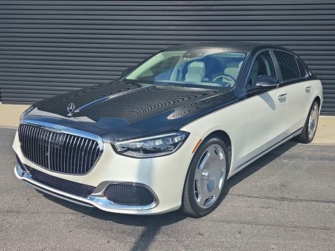 Used 2022 Mercedes-Benz Maybach S 580 4MATIC image 1