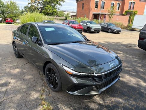 New 2026 Hyundai Elantra SEL Sport FWD image 1