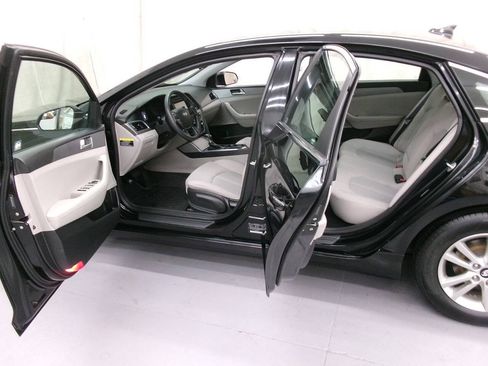 Used 2017 Hyundai Sonata SE FWD image 12