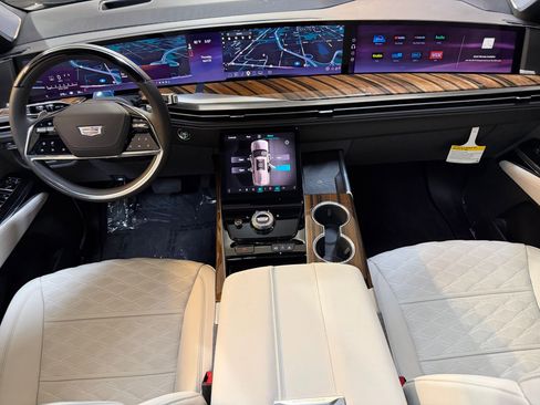 New 2026 Cadillac Escalade ESV Platinum Sport AWD/4WD image 15