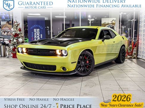 Used 2015 Dodge Challenger SRT image 1