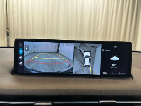 Used 2024 Genesis GV70 2.5T Advanced w/ Advanced Package image 16