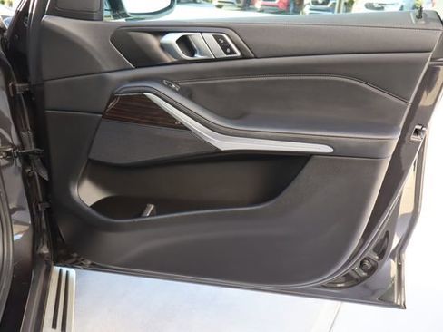 Used 2023 BMW X5 xDrive40i AWD/4WD image 32