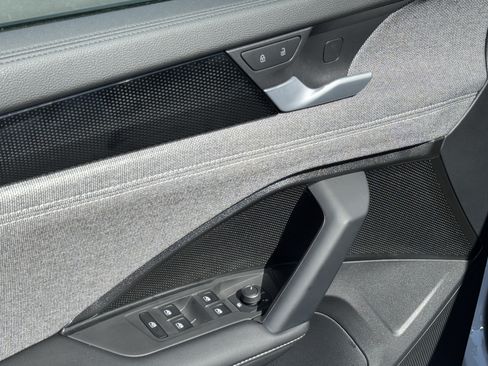 Certified 2025 Volkswagen Tiguan S FWD image 14