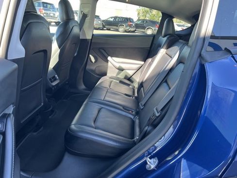 Used 2022 Tesla Model Y Performance image 28