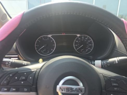 Certified 2022 Nissan Sentra SV FWD image 14