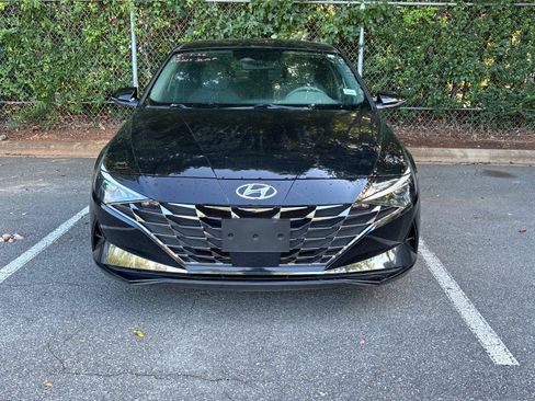Used 2022 Hyundai Elantra SEL w/ Convenience + Premium Package FWD image 6